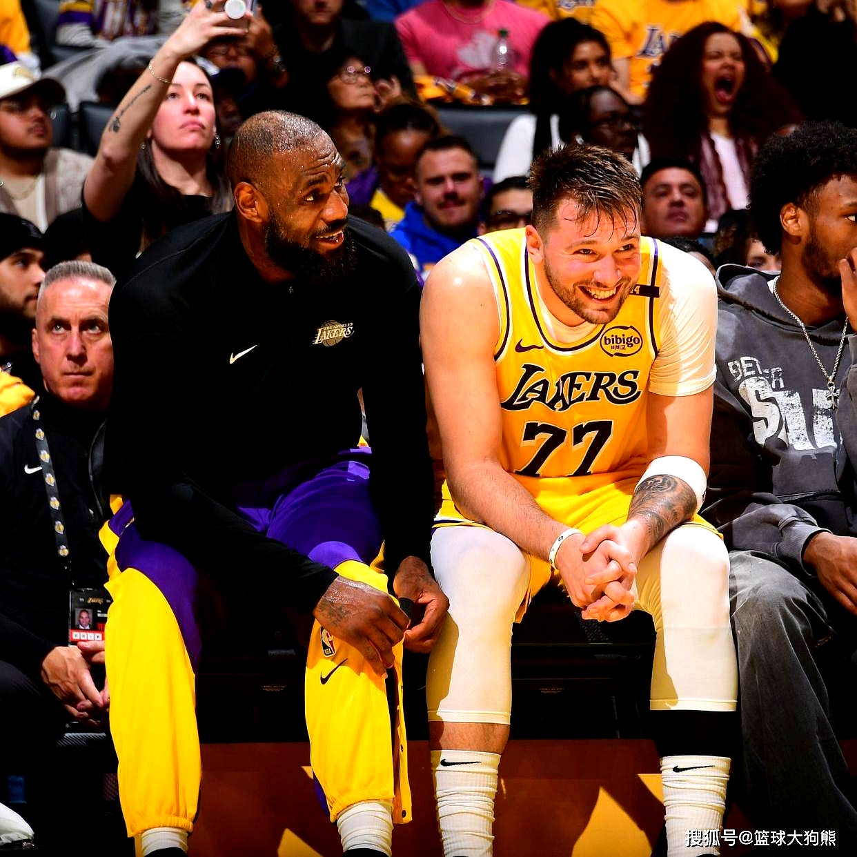 九游(中国)-阿扎伦卡巅峰对决，东契奇与90激战FPX分钟，问鼎冠军胜负难料！